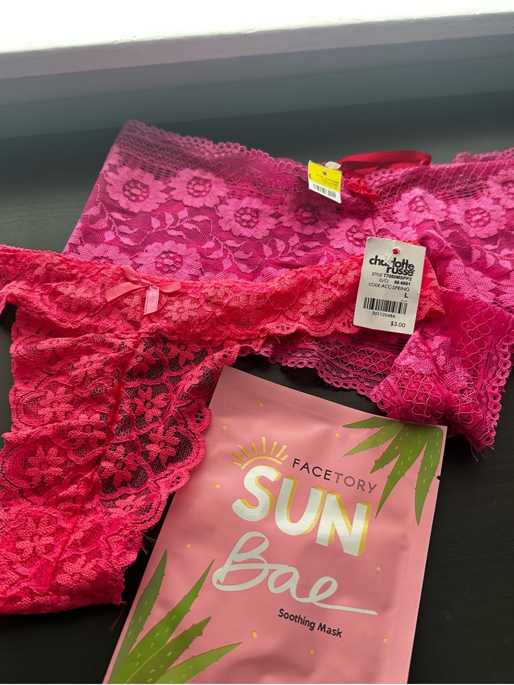 🌸5/$20🌸
Charlotte Russe Hot Pink & Fuchsia Lace Boyshorts & Thong